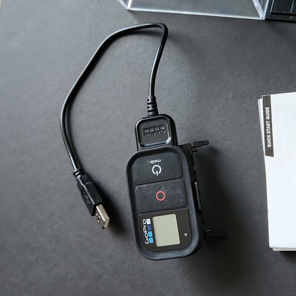 Go Pro Hero 3+ AND LCD touch screen AND remote - Picture 4 of 12